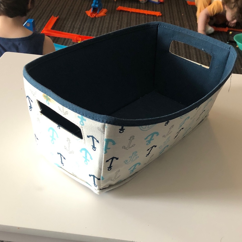 π Anchor Print & Plain Green Storage Bin Set - Picture 4 of 11